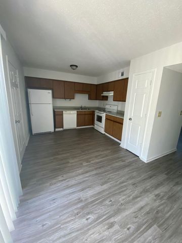 8042 Thelen Street, North Charleston, SC 29406