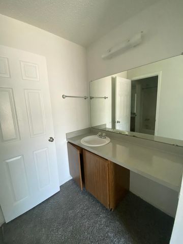8042 Thelen Street, North Charleston, SC 29406