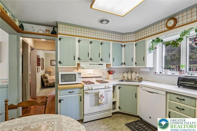 429 Beechwood Street, Emmaus Boro, PA 18049