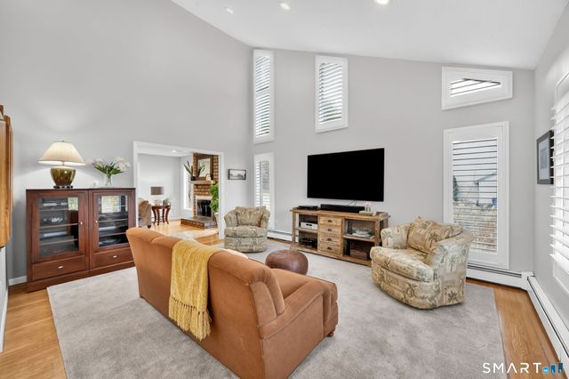 56 Falcon Lane, Glastonbury, CT 06033