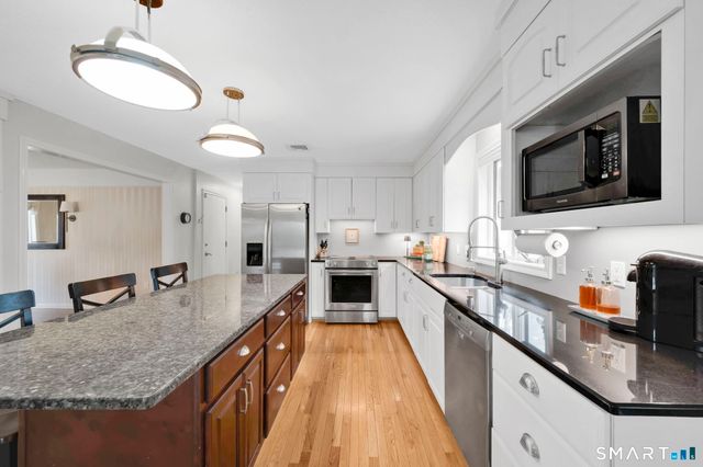 56 Falcon Lane, Glastonbury, CT 06033