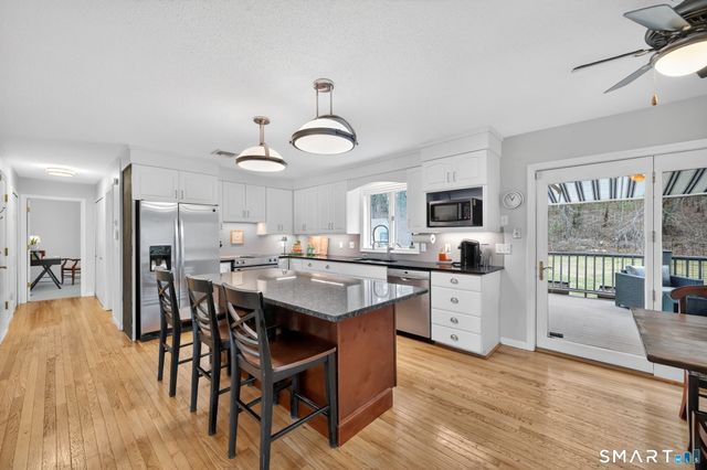 56 Falcon Lane, Glastonbury, CT 06033