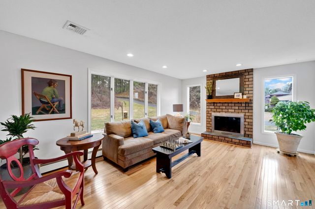 56 Falcon Lane, Glastonbury, CT 06033