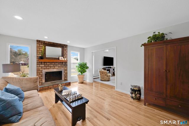 56 Falcon Lane, Glastonbury, CT 06033