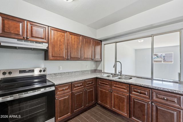 2219 W CHOLLA Street, Phoenix, AZ 85029
