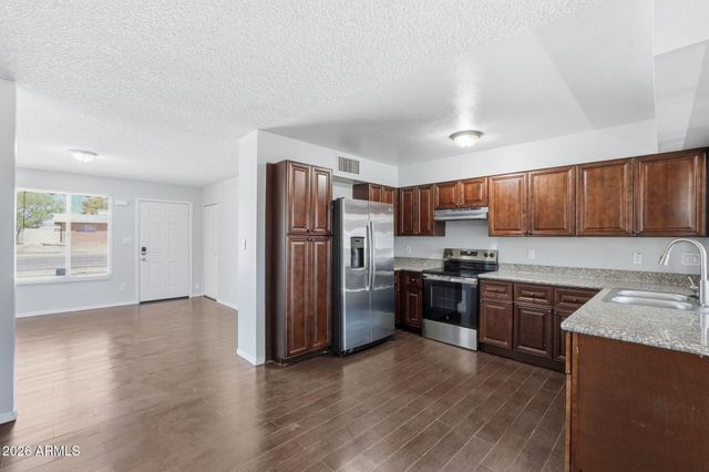 2219 W CHOLLA Street, Phoenix, AZ 85029