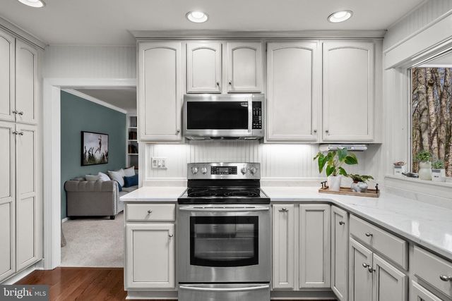 2 STRAFFORD CT, Medford, NJ 08055