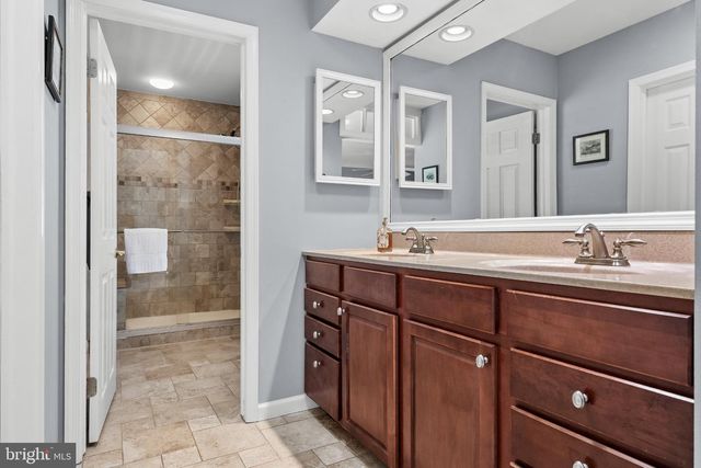 2 STRAFFORD CT, Medford, NJ 08055