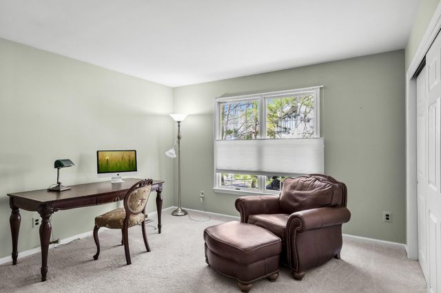 2 STRAFFORD CT, Medford, NJ 08055