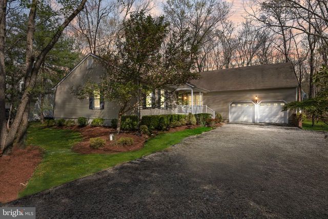 2 STRAFFORD CT, Medford, NJ 08055