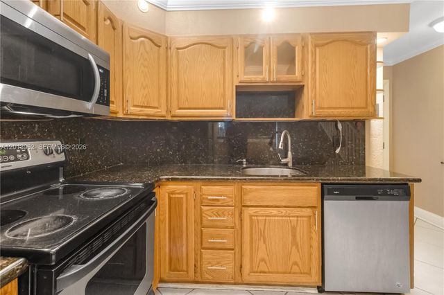 15385 S Dixie Hwy 4 Hwy, Palmetto Bay, FL 33157