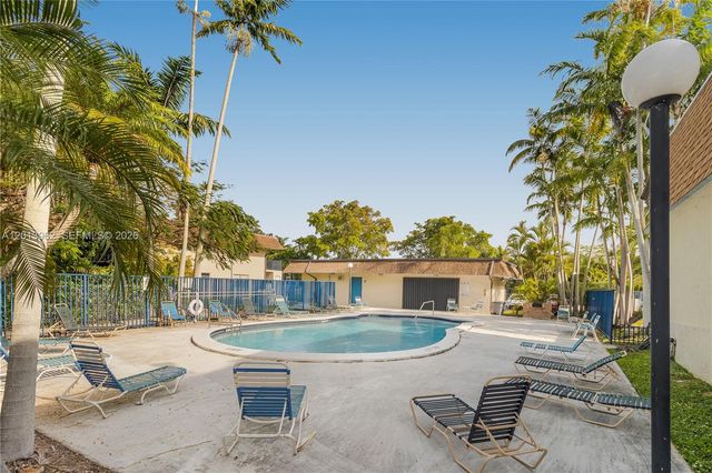 15385 S Dixie Hwy 4 Hwy, Palmetto Bay, FL 33157