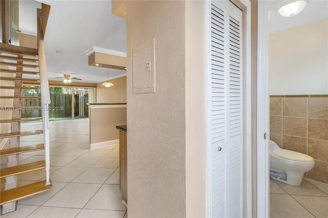 15385 S Dixie Hwy 4 Hwy, Palmetto Bay, FL 33157