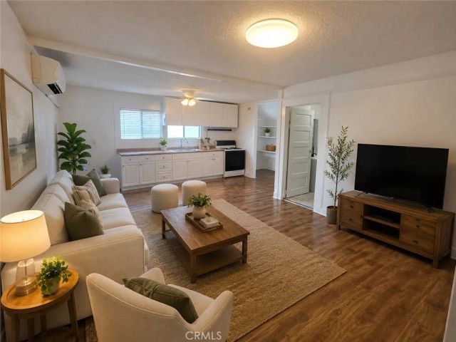 1628 S Van Ness, Los Angeles, CA 90019