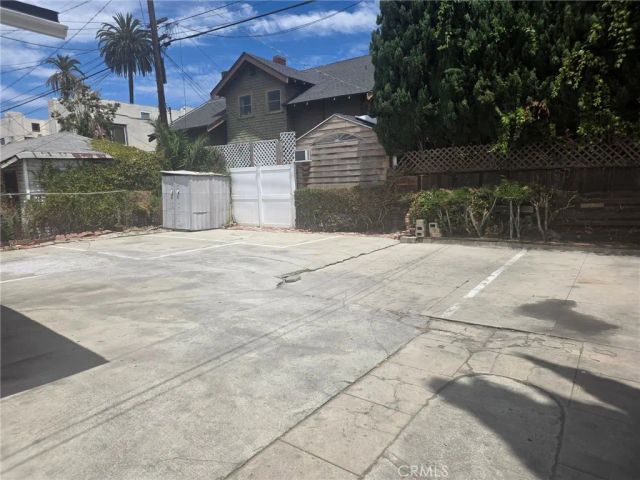 1628 S Van Ness, Los Angeles, CA 90019
