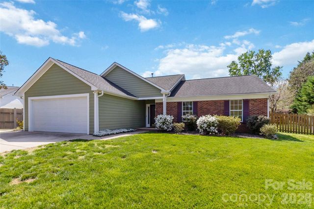 12100 Landing Green Drive, Charlotte, NC 28277