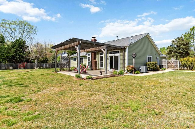 12100 Landing Green Drive, Charlotte, NC 28277