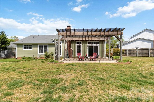 12100 Landing Green Drive, Charlotte, NC 28277