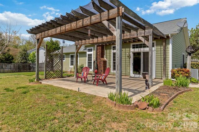 12100 Landing Green Drive, Charlotte, NC 28277