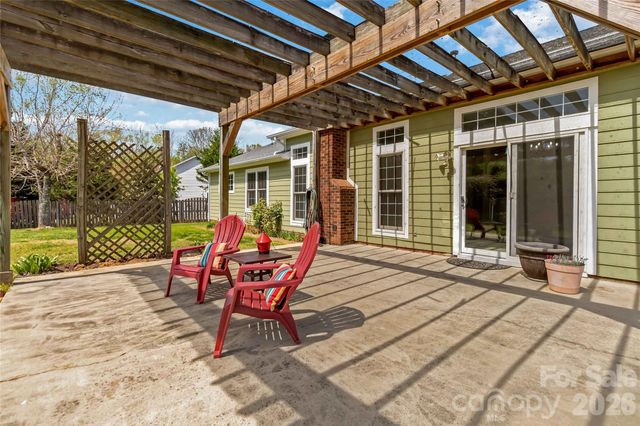 12100 Landing Green Drive, Charlotte, NC 28277