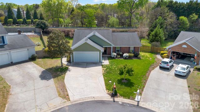 12100 Landing Green Drive, Charlotte, NC 28277