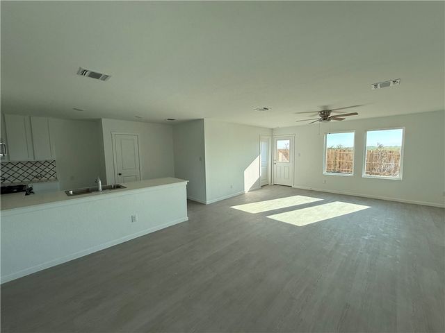 7829 Thor Dr, Corpus Christi, TX 78414