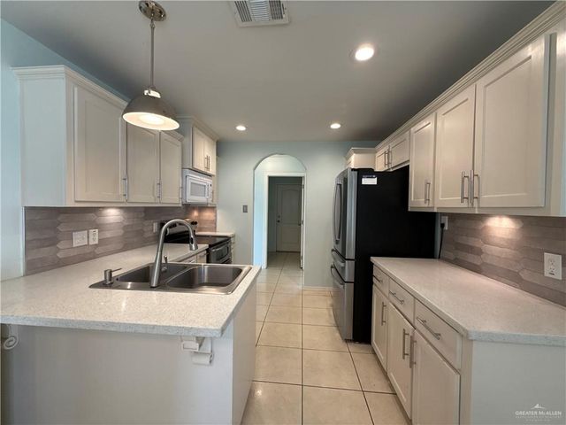 207 E Garfield Street, San Juan, TX 78589