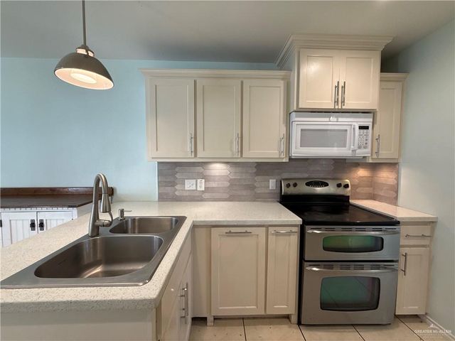 207 E Garfield Street, San Juan, TX 78589