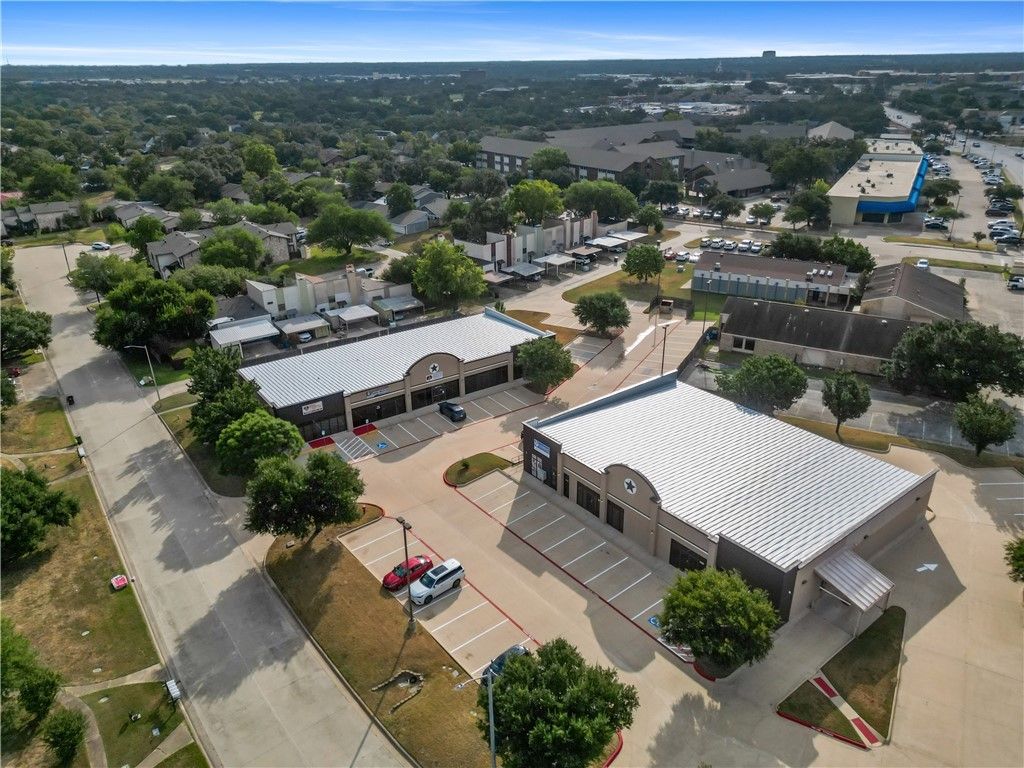 2304 De Lee Street, Bryan, TX 77802 — exterior