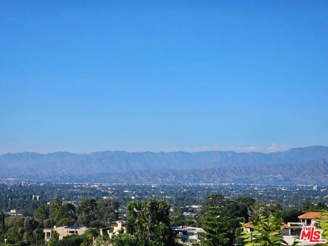 13388 Newcomb Drive, Sherman Oaks (los Angeles), CA 91423