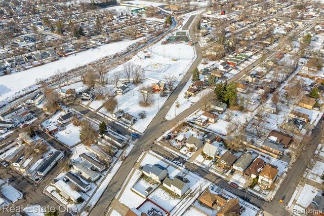 350 Labadie Street, Ecorse, MI 48229