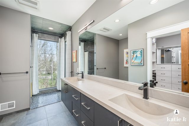 9100 Twin Oaks Lane, Ada, MI 49301