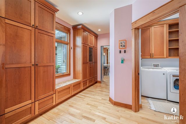 9100 Twin Oaks Lane, Ada, MI 49301