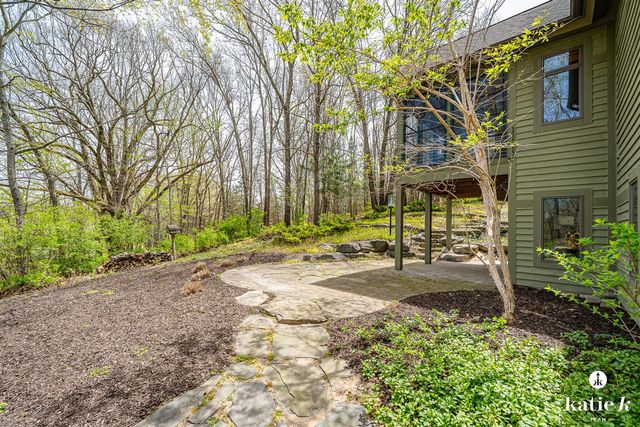 9100 Twin Oaks Lane, Ada, MI 49301