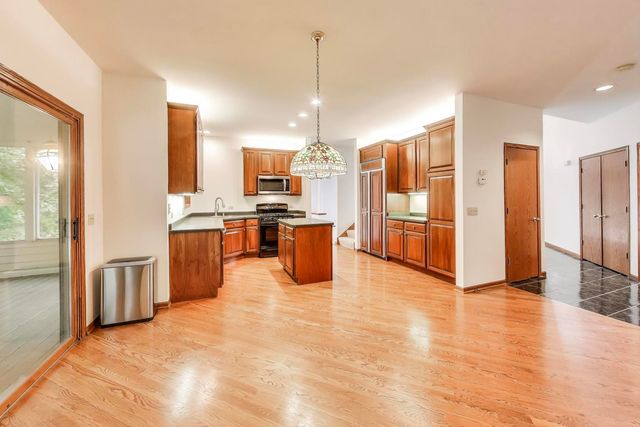 705 Wood Creek Drive, Antioch, IL 60002