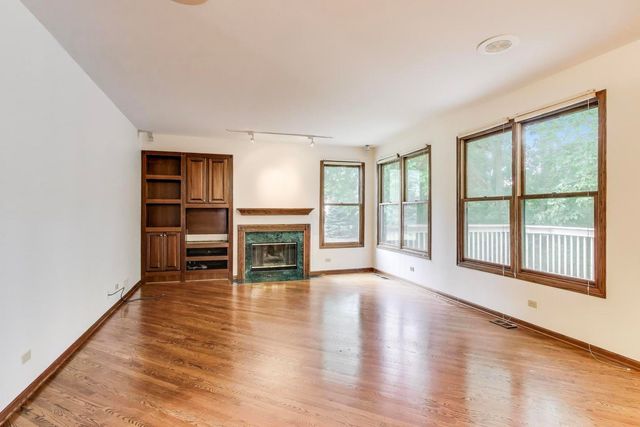 705 Wood Creek Drive, Antioch, IL 60002