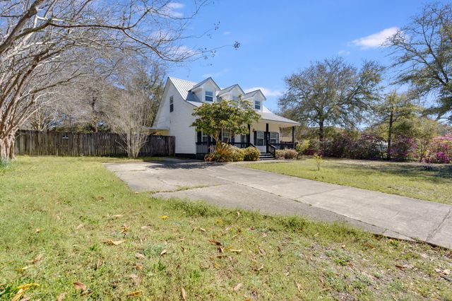 192 Hurley Drive, Defuniak Springs, FL 32433