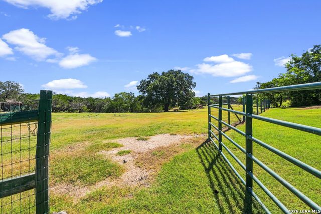 103 Lariat Dr, Boerne, TX 78006