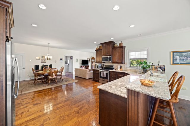 160 Shermans Crescent, Versailles, KY 40383