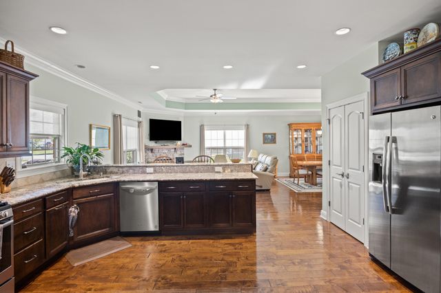 160 Shermans Crescent, Versailles, KY 40383