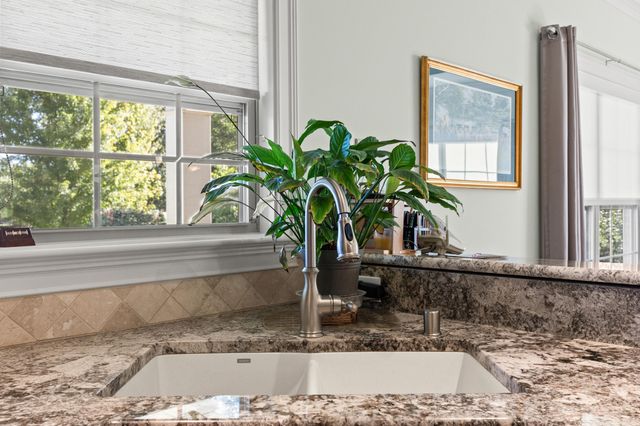 160 Shermans Crescent, Versailles, KY 40383