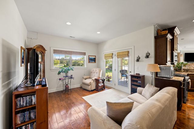 160 Shermans Crescent, Versailles, KY 40383