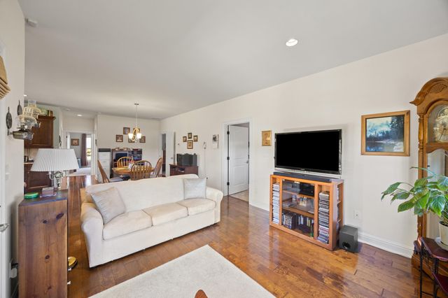 160 Shermans Crescent, Versailles, KY 40383