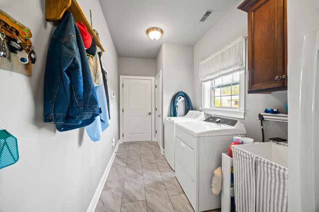 160 Shermans Crescent, Versailles, KY 40383