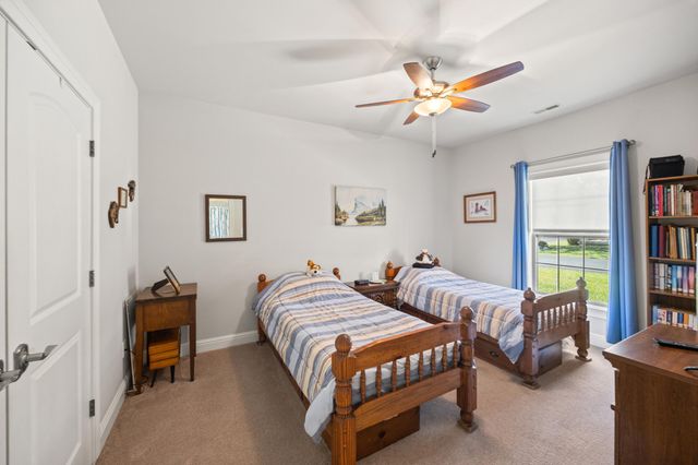 160 Shermans Crescent, Versailles, KY 40383