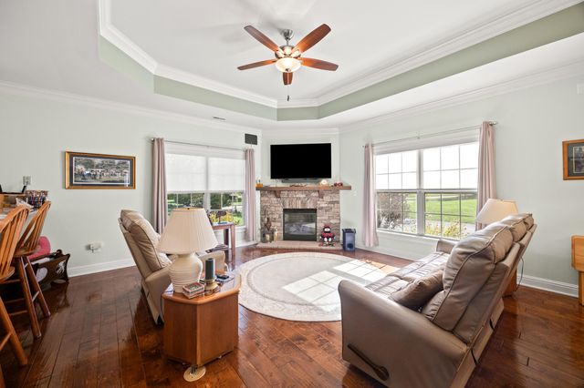 160 Shermans Crescent, Versailles, KY 40383