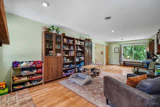 6417 Mapleton Avenue, Delhi Twp, OH 45233