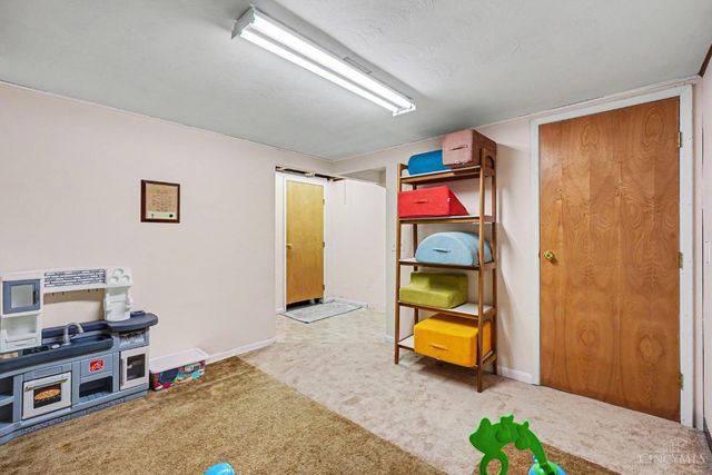 6417 Mapleton Avenue, Delhi Twp, OH 45233