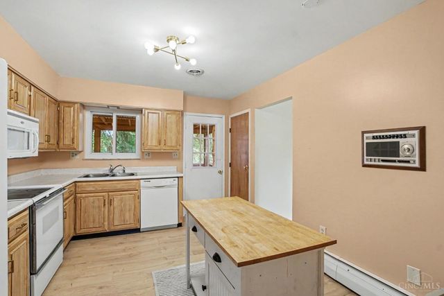 6417 Mapleton Avenue, Delhi Twp, OH 45233