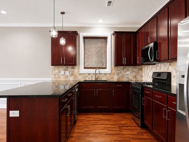 6611 W Belmont Avenue 1, Chicago, IL 60634